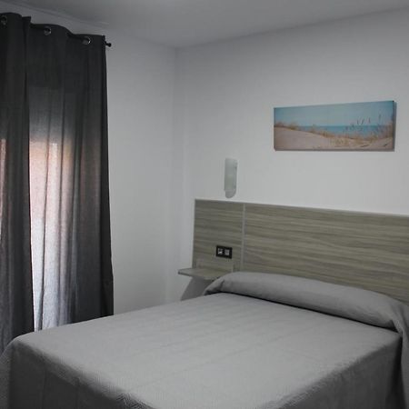 Hostal Maria Jose Conil De La Frontera Exterior photo