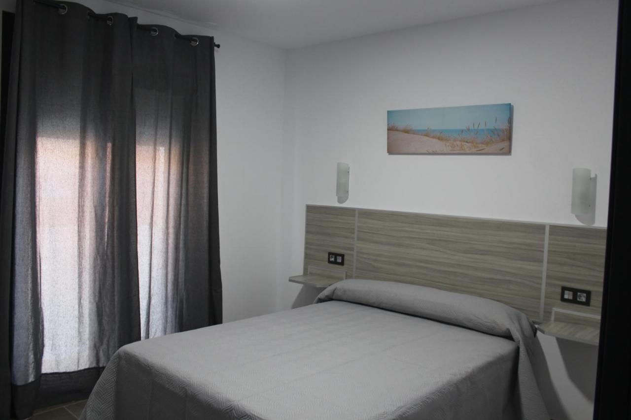 Hostal Maria Jose Conil De La Frontera Exterior photo