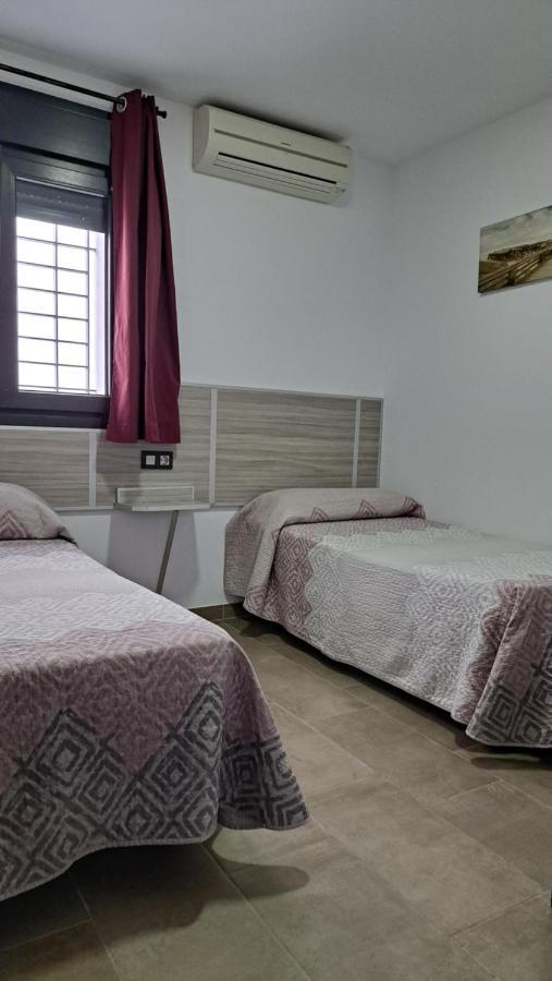 Hostal Maria Jose Conil De La Frontera Exterior photo
