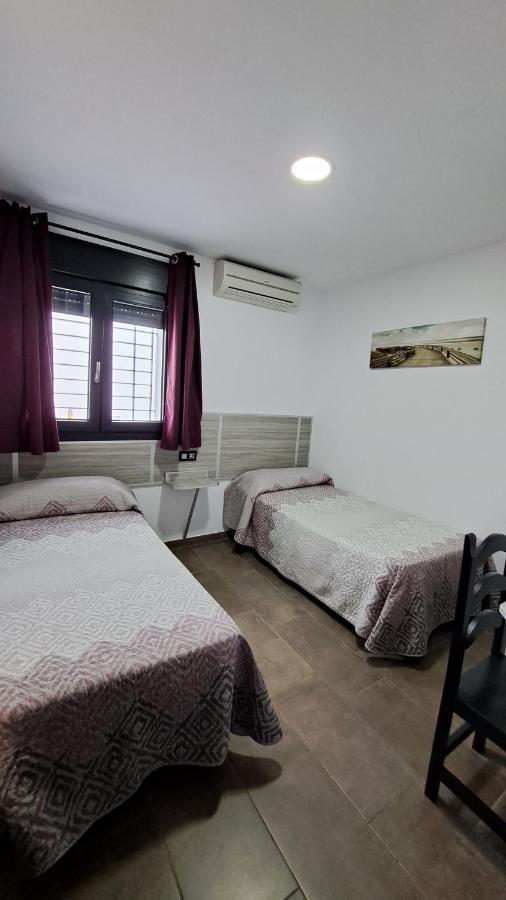 Hostal Maria Jose Conil De La Frontera Exterior photo