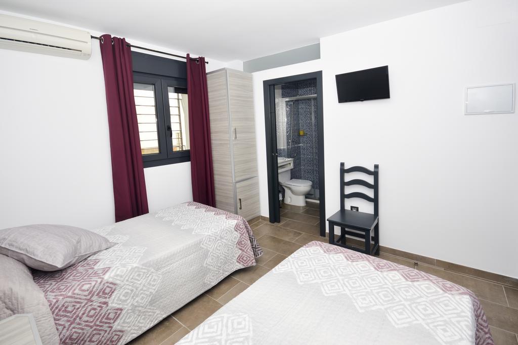Hostal Maria Jose Conil De La Frontera Exterior photo